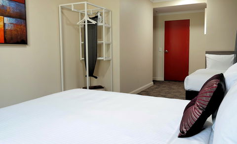 28 Hotel - Accommodation Rockhampton 0