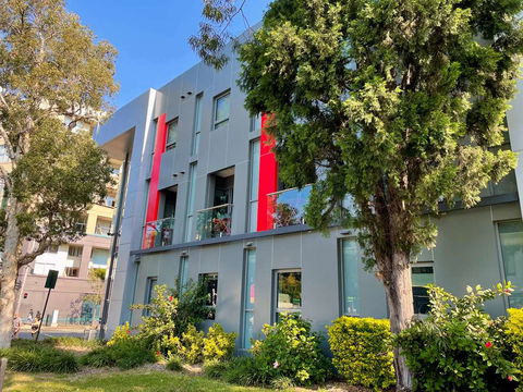 Best Western Plus Camperdown Suites - Accommodation Rockhampton 1