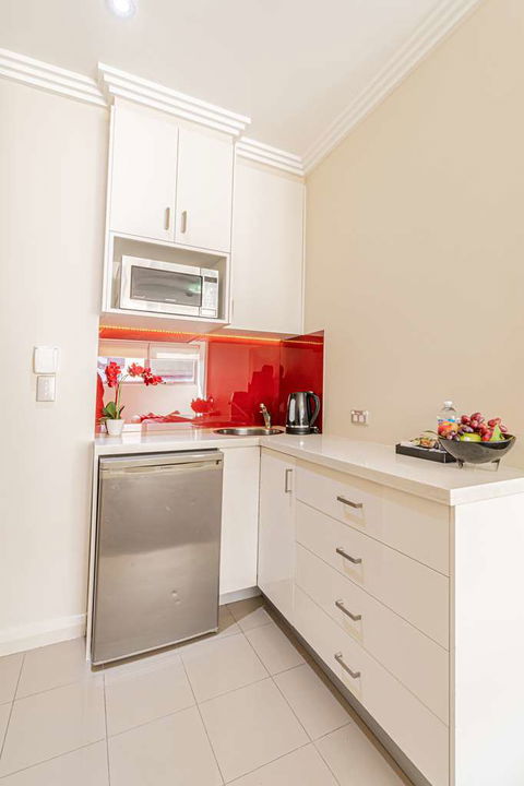 Best Western Plus Camperdown Suites - Accommodation Rockhampton 6