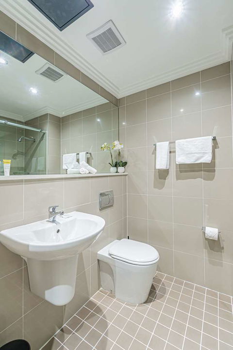 Best Western Plus Camperdown Suites - Accommodation Rockhampton 9