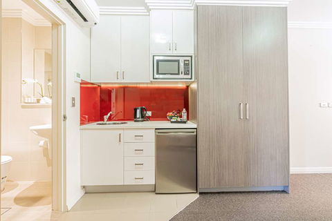 Best Western Plus Camperdown Suites - Accommodation Rockhampton 13