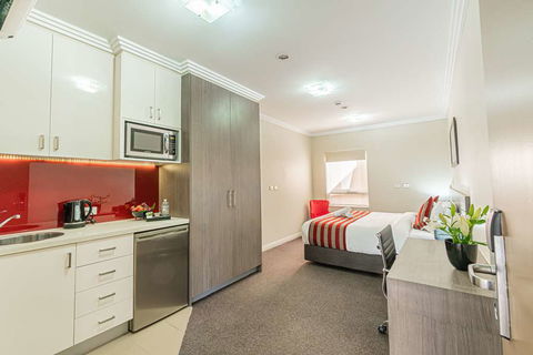 Best Western Plus Camperdown Suites - Accommodation Rockhampton 17