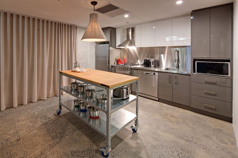 Zara Tower Serviced Apartments - Accommodation Rockhampton 9