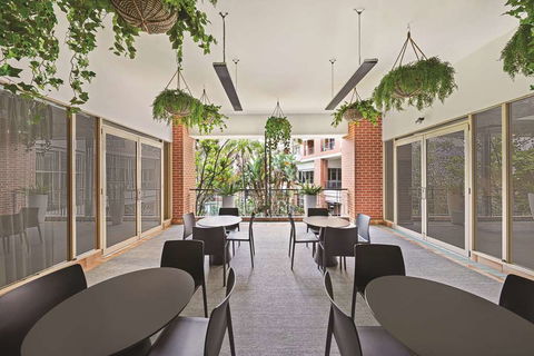 Adina Apartment Hotel Sydney Surry Hills - Accommodation Rockhampton 13