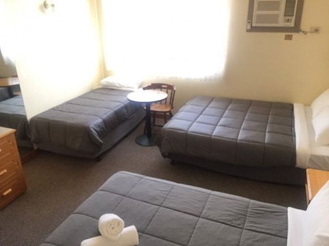 St Georges Motor Inn - Accommodation Rockhampton 9