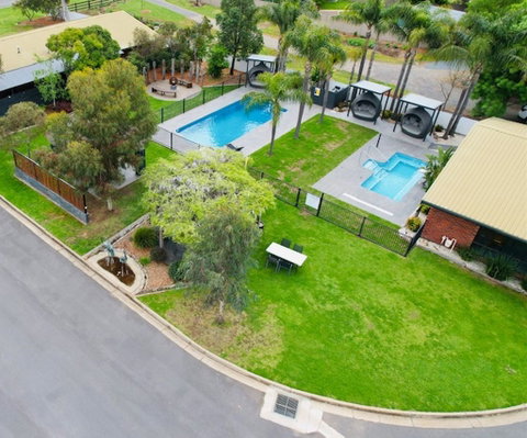 Federation Motor Inn - Accommodation Rockhampton 0