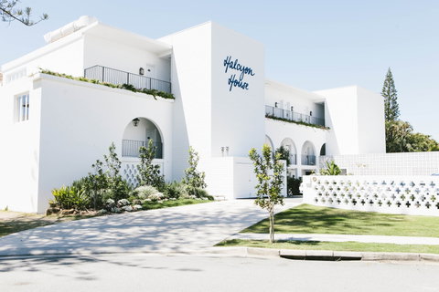 Halcyon House - Accommodation Rockhampton 0