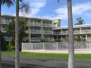 Cabarita Lake Apartments - Accommodation Rockhampton 0