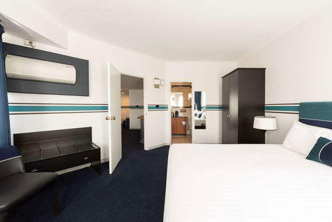Ramada By Wyndham Diplomat Canberra - Accommodation Rockhampton 2