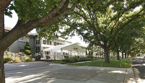 Forrest Hotel & Apartments - Accommodation Rockhampton 0