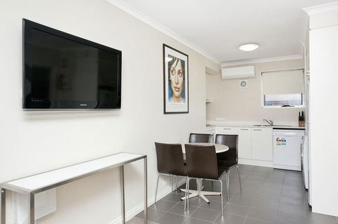 Forrest Hotel & Apartments - Accommodation Rockhampton 2