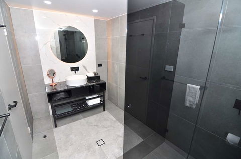 Deco Hotel - Accommodation Rockhampton 2