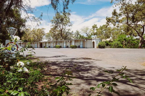 Artesian Spa Motor Inn - Accommodation Rockhampton 1