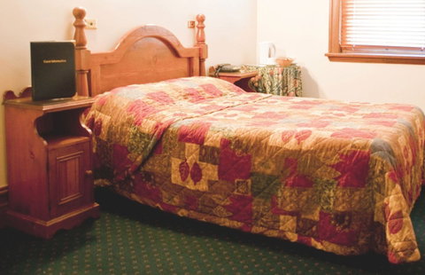O'Malleys Hotel - Accommodation Rockhampton 1