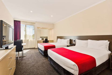 Quality Hotel Manor - Accommodation Rockhampton 2