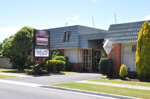 Sunrise Motor Inn - Accommodation Rockhampton 0
