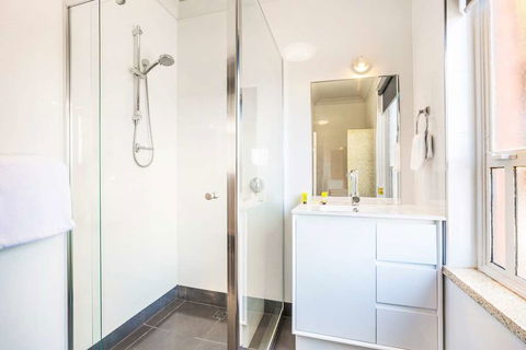 Nightcap Rose & Crown Hotel - Accommodation Rockhampton 1