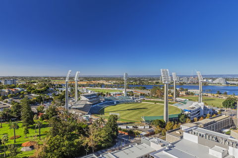 Fraser Suites Perth - Accommodation Rockhampton 0