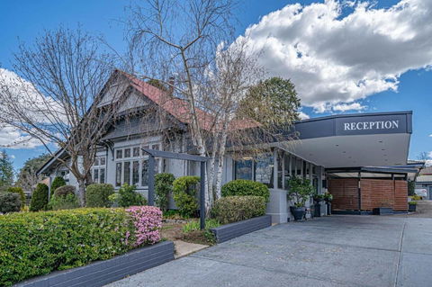 Cotswold Gardens - Accommodation Rockhampton 0