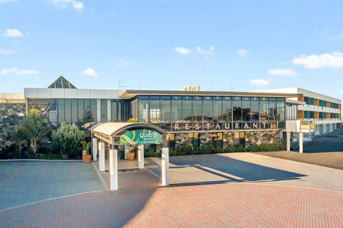 Quality Hotel Lighthouse - Accommodation Rockhampton 0