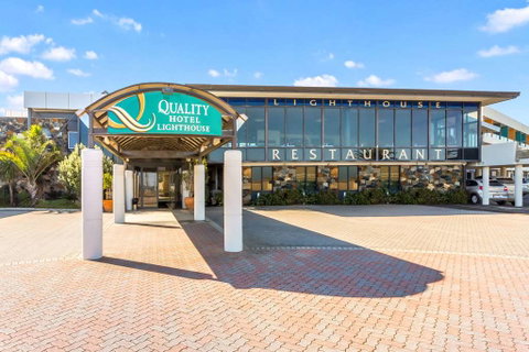 Quality Hotel Lighthouse - Accommodation Rockhampton 1