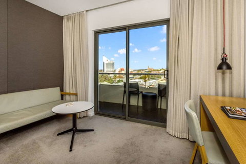 Quality Hotel Lighthouse - Accommodation Rockhampton 9