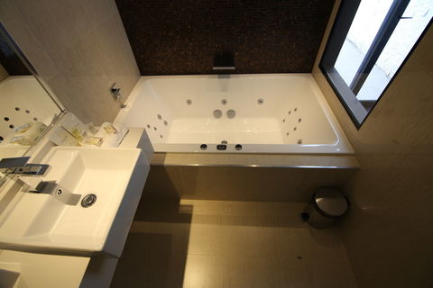 Holiday Inn Warwick Farm - Accommodation Rockhampton 5