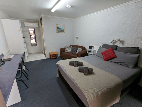 Abajaz Motor Inn - Accommodation Rockhampton 0
