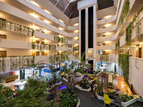 Novotel Darwin Atrium - Accommodation Rockhampton 2