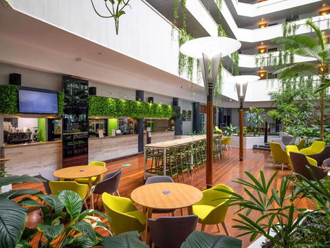 Novotel Darwin Atrium - Accommodation Rockhampton 3