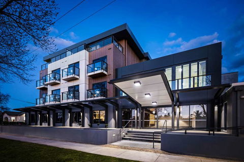 Quality Hotel Lakeside - Accommodation Rockhampton 0