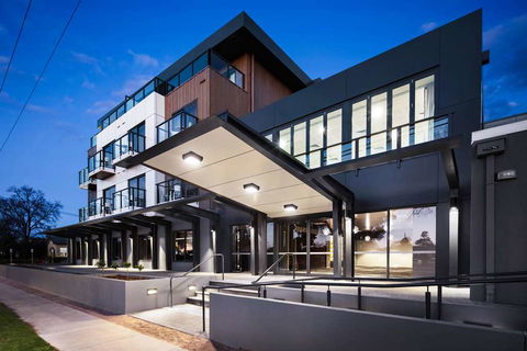 Quality Hotel Lakeside - Accommodation Rockhampton 1