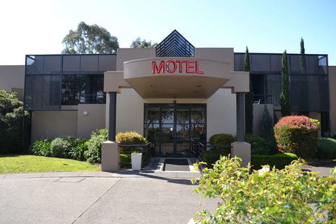 Dingley International Hotel - Accommodation Rockhampton 0