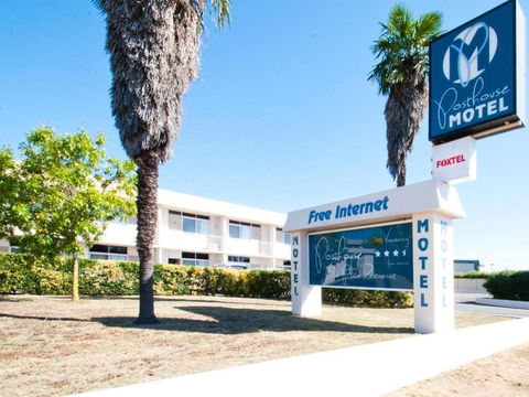 Posthouse MotorLodge - Accommodation Rockhampton 0