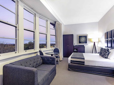 Mercure Monte Pio Hotel & Conference Ctr - Accommodation Rockhampton 1