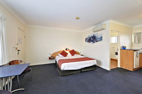 Boulevard Lodge - Accommodation Rockhampton 0