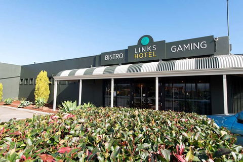 Links Hotel - Accommodation Rockhampton 2