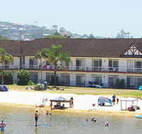 The Clan Lakeside Lodge - Accommodation Rockhampton