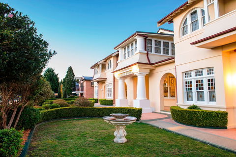 Palais Royale - Accommodation Rockhampton 0