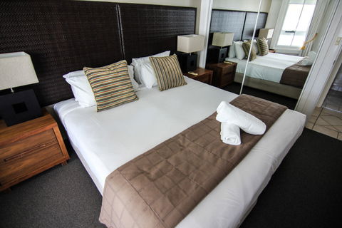 Phoenician Resort - Accommodation Rockhampton 1