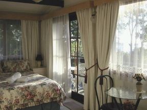 Chalet Swisse Spa - Accommodation Rockhampton 1