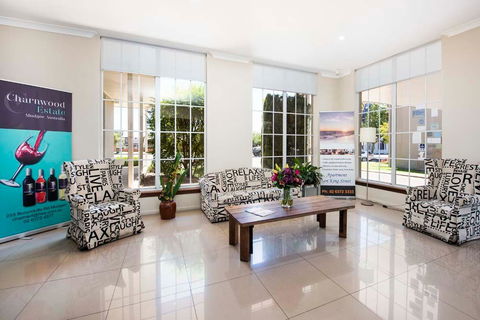Winning Post Motel - Accommodation Rockhampton 2
