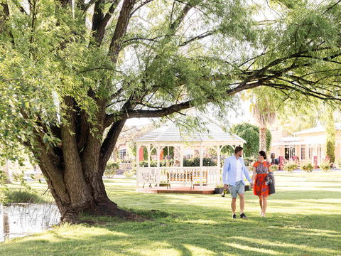 Parklands Resort & Conference Ctr - Accommodation Rockhampton 0