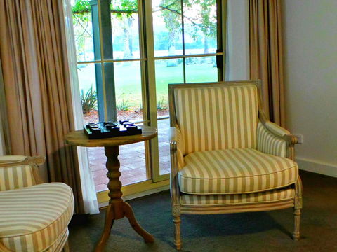 Parklands Resort & Conference Ctr - Accommodation Rockhampton 2