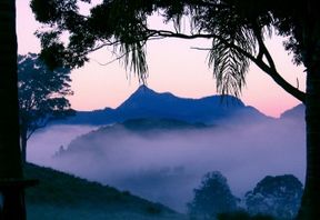 Hillcrest Mountain View Retreat - Accommodation Rockhampton 1