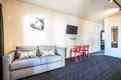 Monash Hotel - Accommodation Rockhampton 15