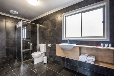 Monash Hotel - Accommodation Rockhampton 17