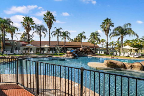 Quality Siesta Resort - Accommodation Rockhampton 7