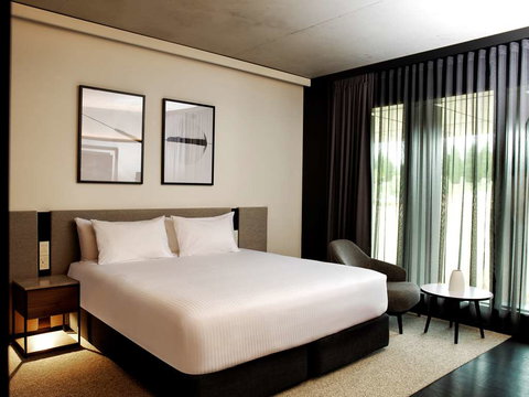 A By Adina Canberra - Accommodation Rockhampton 7