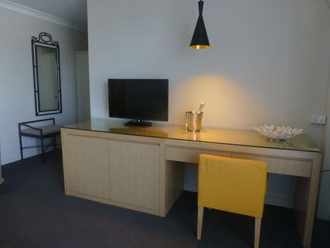 Park Ridge Retreat - Accommodation Rockhampton 3